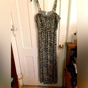 Pretty maxi sundress. Adjustable straps. Green tan swirly pattern.